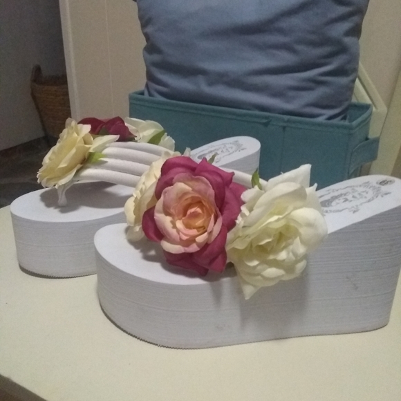 💐SUPER HIGH UNIQUE FLORAL PLATFORMS NWOB - Picture 9 of 11